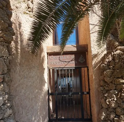 Castillo De Santa Clara